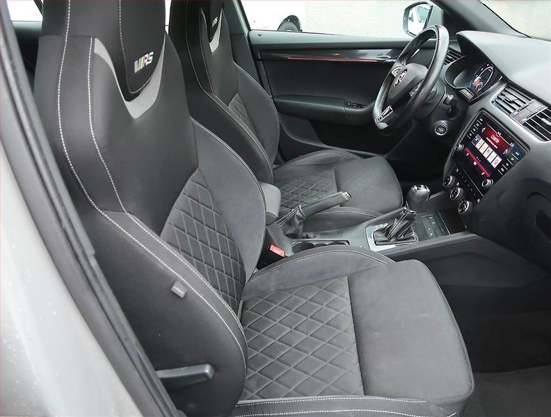 Škoda Octavia (2018) RS 2.0 TSI - fotka 9 z 16