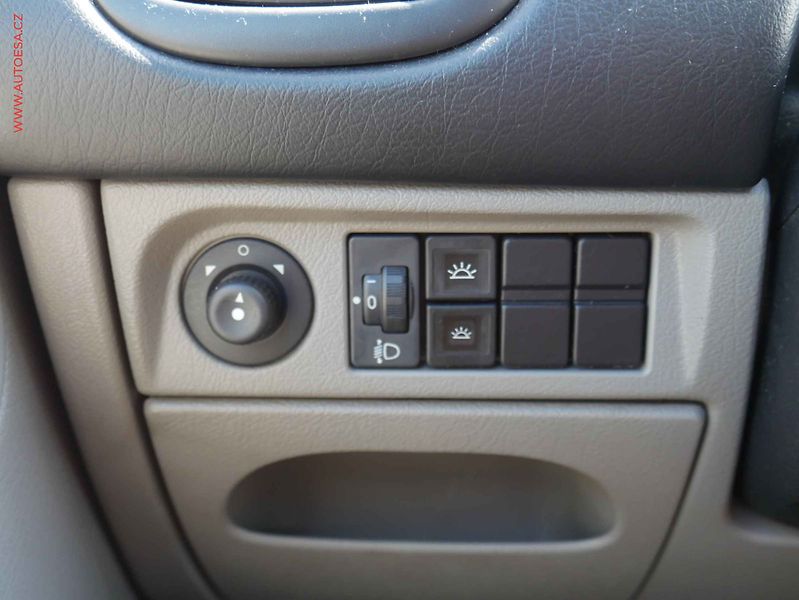 Citroën Xsara Picasso (2002) 1.8i, autoAC - fotka 16 z 16