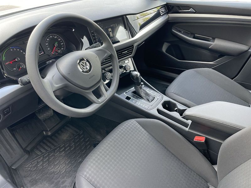 Volkswagen Bora (2019) E- 100 kW DSG - fotka 7 z 21