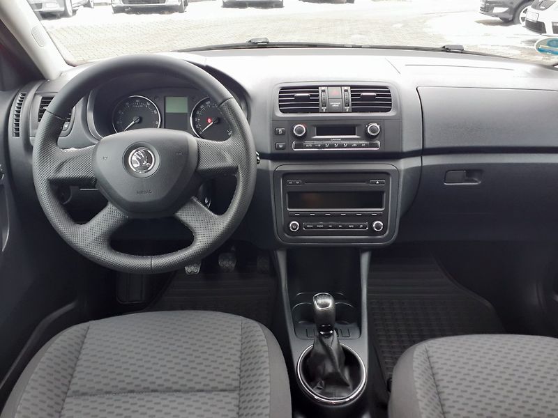 Škoda Fabia (2014) KOMBI 1.2 TSi  AMB - fotka 7 z 33