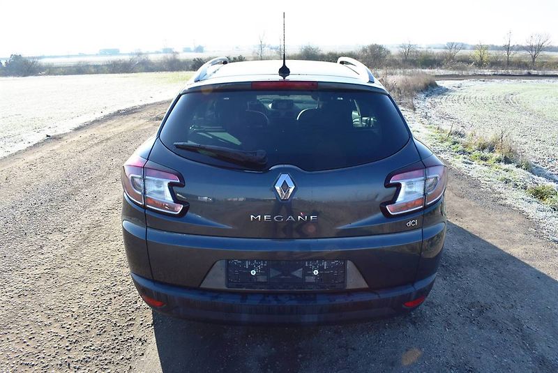 Renault Mégane 1,9 DCi BOSE,96KW,TZ,1M,AKCE - fotka 5 z 17