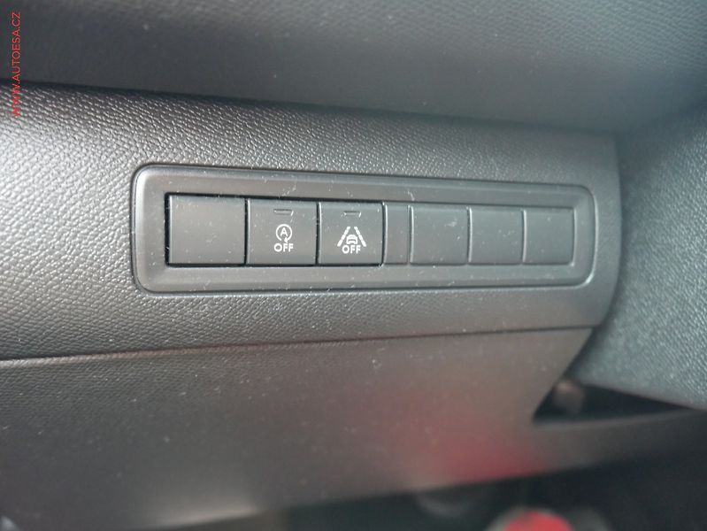 Peugeot 308 (2018) 1.2PT, GT Line, AT, LED - fotka 14 z 20