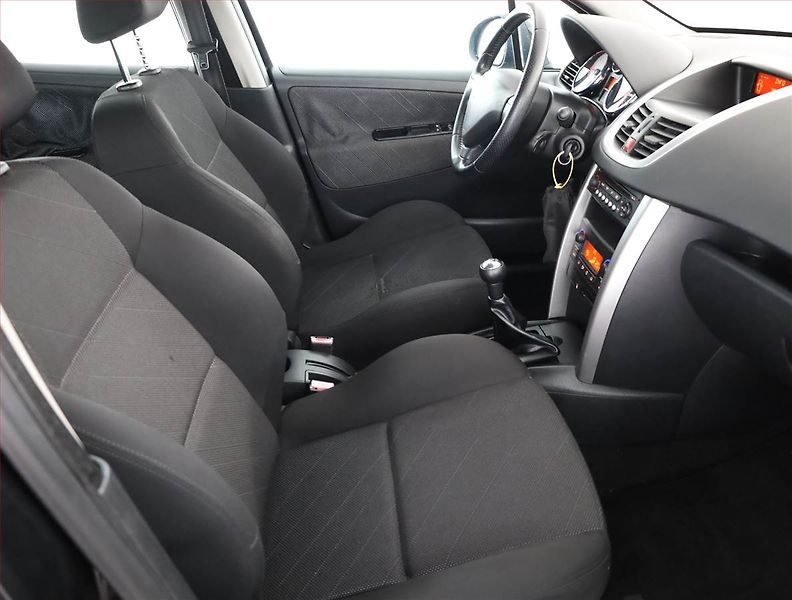 Peugeot 207 (2008) 1.6 HDi, po STK, dobrý stav - fotka 7 z 12