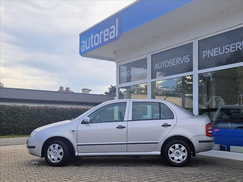 Škoda Fabia 1,4 i 16V AC HEZKÝ NÁJEZD - fotka 2 z 22
