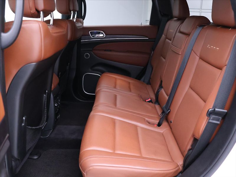Jeep Grand Cherokee 3,0 CRDI 184kW Summit 4x4 CZ - fotka 17 z 43