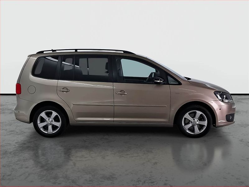 Volkswagen Touran (2012) 1.4 TSI, Automat, Navi - fotka 6 z 17