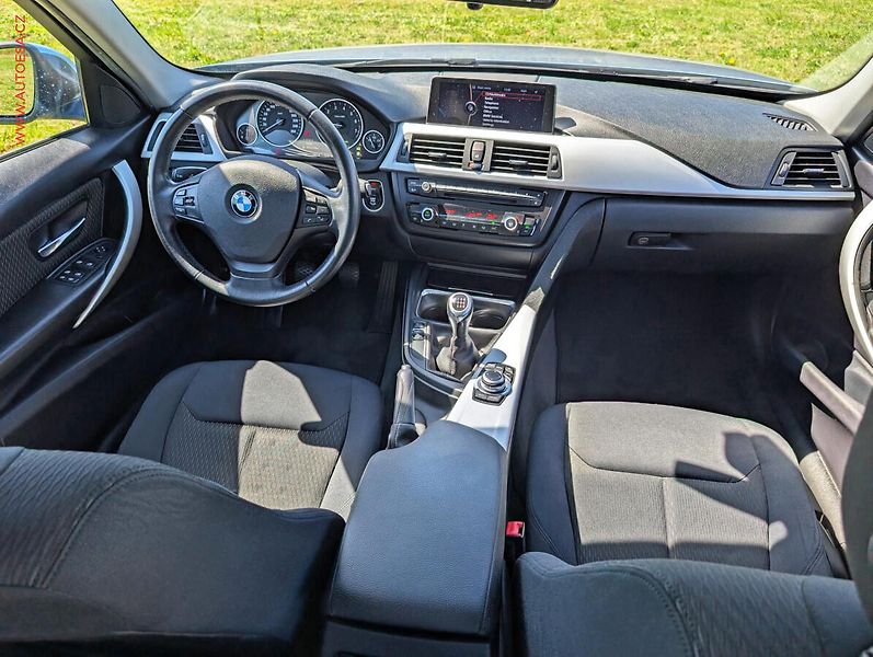 BMW Řada 3 (2012) 2.0 i 328i, AC, TZ, navi - fotka 7 z 14