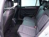 Volkswagen Passat 2,0 TDI 110kW DSG R-line 1.Maj - náhled 15