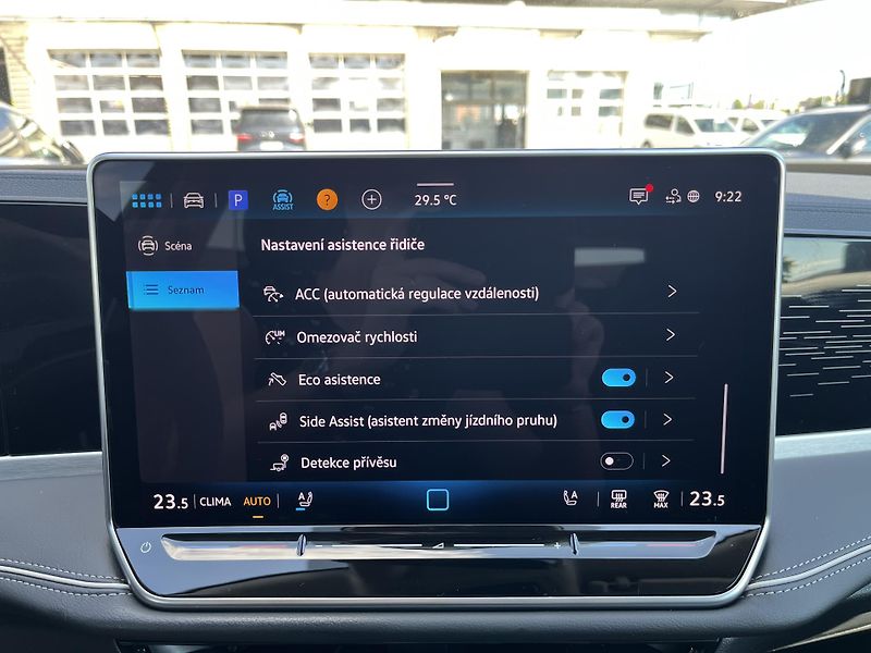 Volkswagen Passat ELEGANCE 2,0 TDI 7DSG 110 kW - fotka 19 z 25