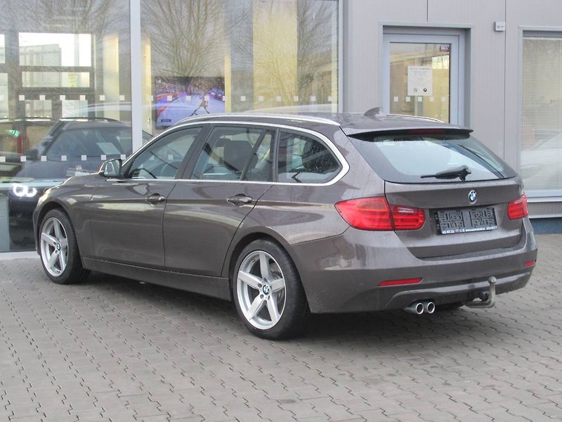 BMW Řada 3 (2013) 330d 190KW xDrive! - fotka 6 z 26