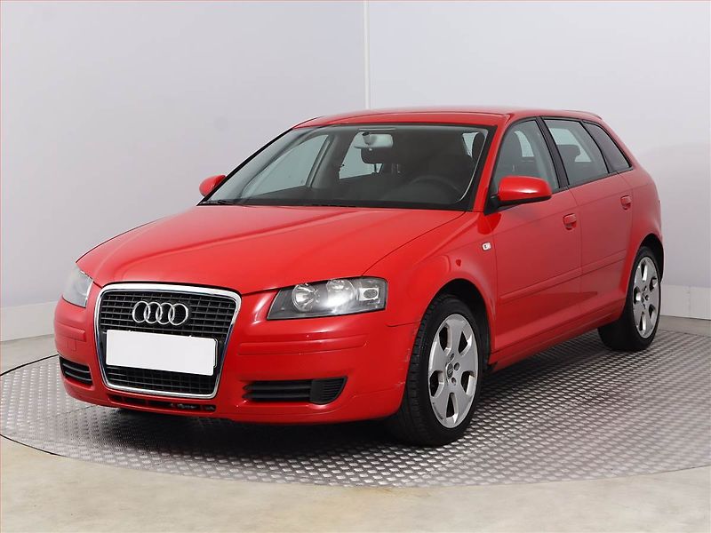Audi A3 (2007) 1.6, po STK, oblíbený vůz - fotka 2 z 13