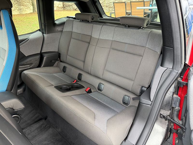 BMW i3 i3S, 120 Ah, Kamera, Panorama - fotka 9 z 28