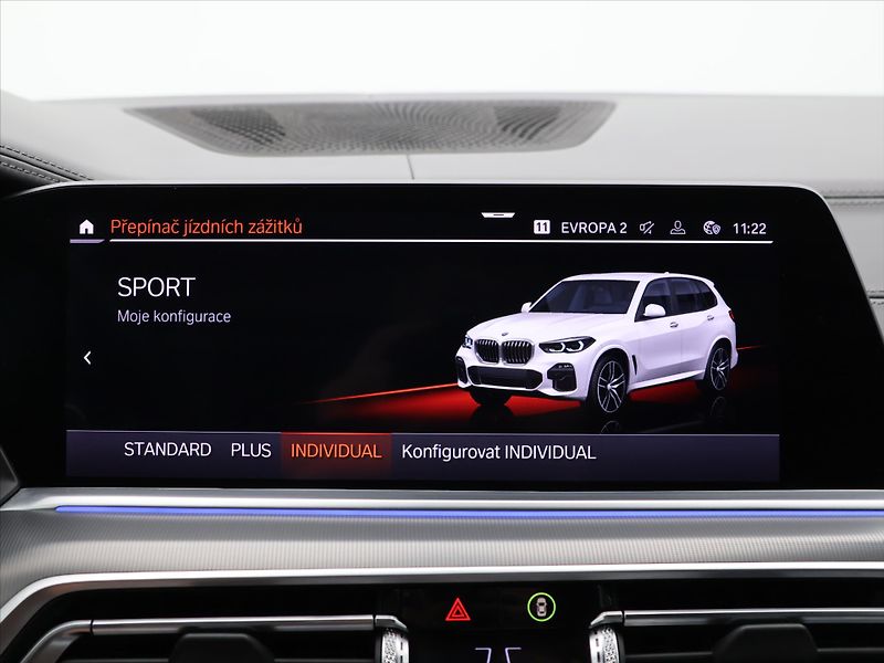 BMW X5 3,0 M50d 294kW CZ DPH FULL SER - fotka 26 z 38