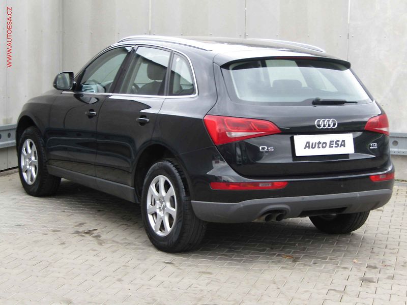 Audi Q5 (2012) 2.0TDi Quattro, AT, park - fotka 6 z 16