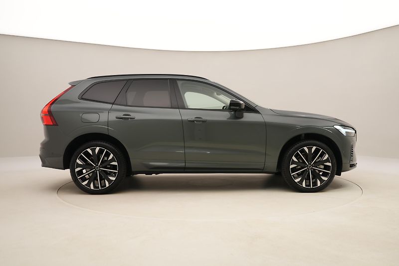 Volvo XC60 T8 AWD RECHARGE DARK ULTRA CZ - fotka 14 z 59