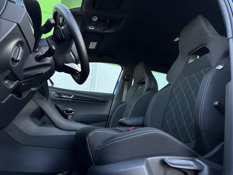 Škoda Karoq 2.0TDi DSG 4x4 150PS Sportline - fotka 14 z 49
