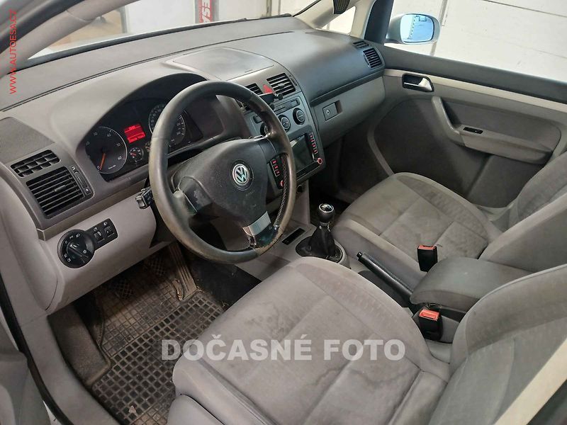 Volkswagen Touran (2007) 2.0 TDi, autoAC, temp - fotka 3 z 3