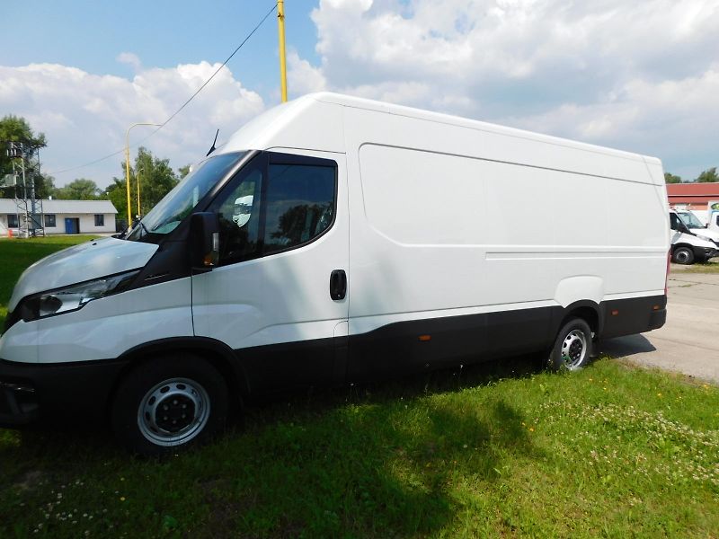 Iveco Daily (2025) 35S18H V 16m3, klima - fotka 2 z 8