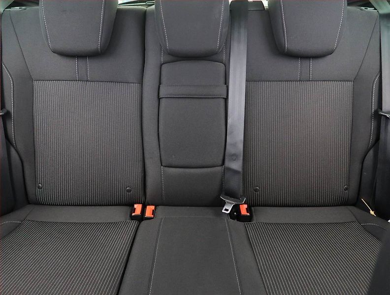 Ford B-MAX (2017) Titanium 1.5 TDCi, Serv.kniha - fotka 10 z 20