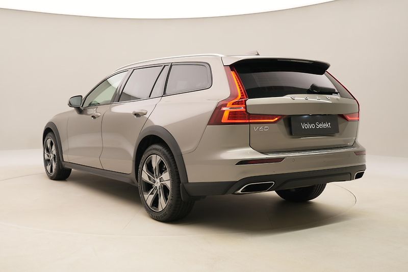 Volvo V60 CC B5 AWD BRIGHT PLUS AUT CZ - fotka 11 z 50