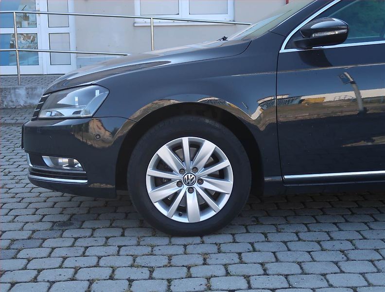 Volkswagen Passat (2011) 1.4 TSI, Serv.kniha - fotka 14 z 16