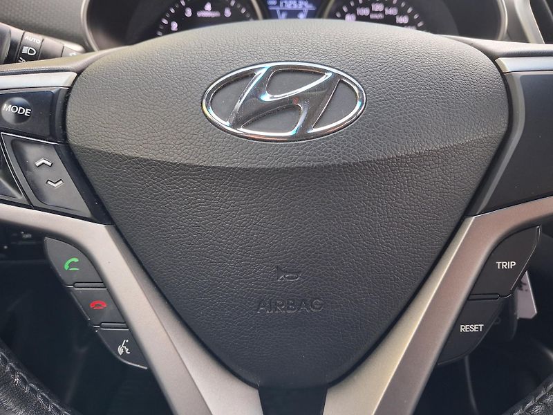 Hyundai Veloster (2011) 1,6GDi SERVISKA GARANCE 2xKOLA - fotka 28 z 43