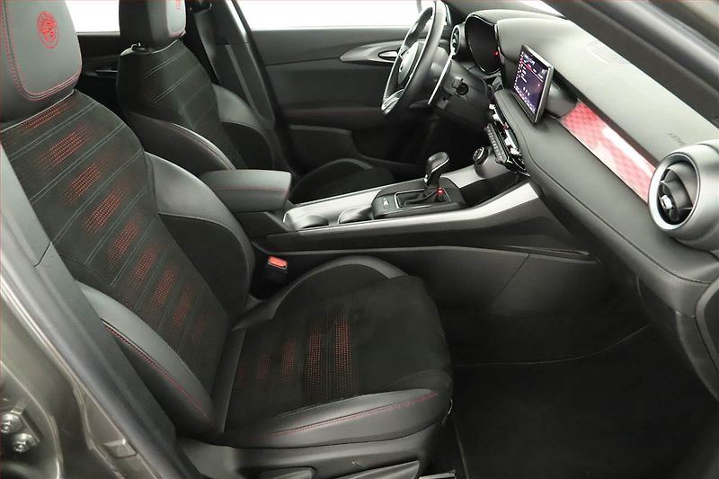 Alfa Romeo Tonale (2023) 1.5 VGT 48V MHEV - fotka 7 z 16