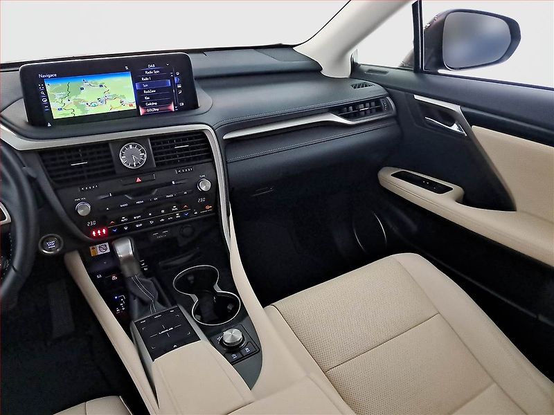 Lexus RX 400h (2023) 300 AWD - fotka 8 z 22