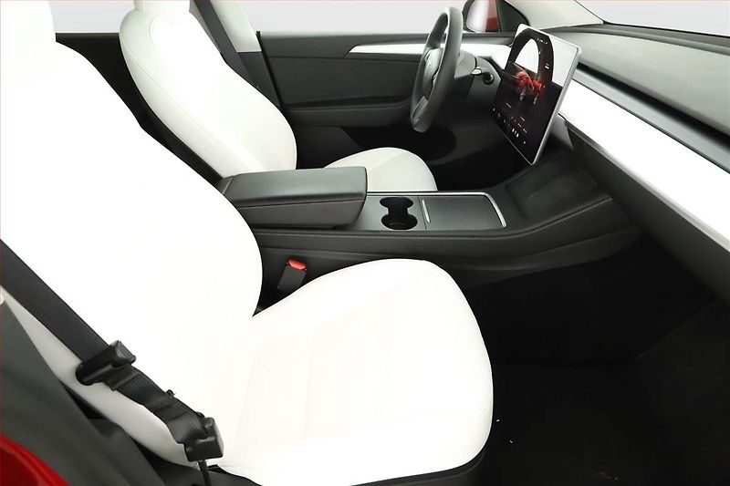 Tesla Model Y (2022) Long Range AWD 79kWh, SoH 91% - fotka 7 z 19
