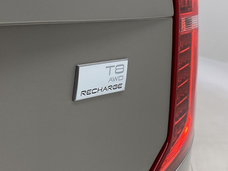 Volvo XC90 T8 AWD RECHARGE PLUS DARK CZ - fotka 39 z 73