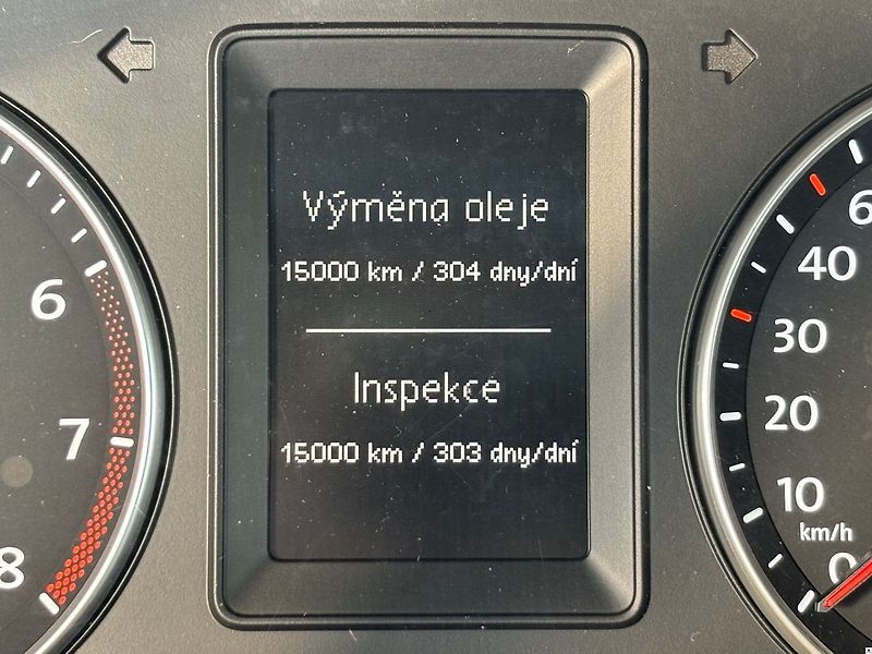 Volkswagen Touran 1.4TSI-103KW.DSG.7MÍST.ZÁRUKA - fotka 16 z 51