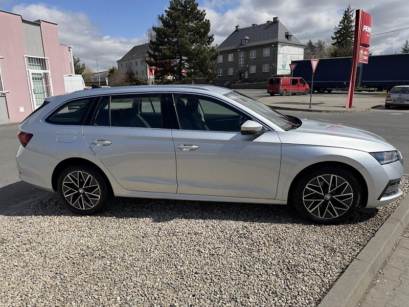 Škoda Octavia 1,5 TSi/110kW DSG e-TEC STYLE - fotka 8 z 80