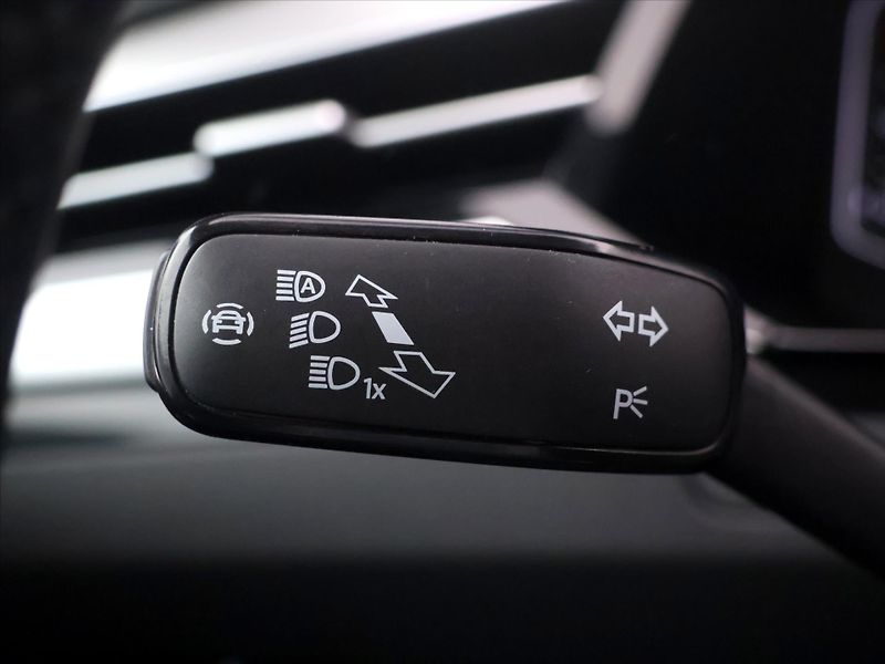 Volkswagen Arteon 2.0 TDI 147kW 4M DSG R-line DP - fotka 21 z 41