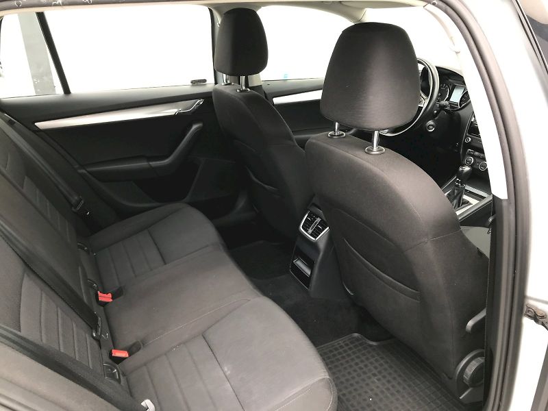 Škoda Octavia (2016) COM STYLE TD81/1.6 7AG - fotka 13 z 24