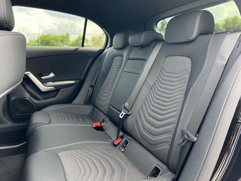 Mercedes-Benz Třídy A 250e s hybridní technologií EQ - fotka 16 z 23