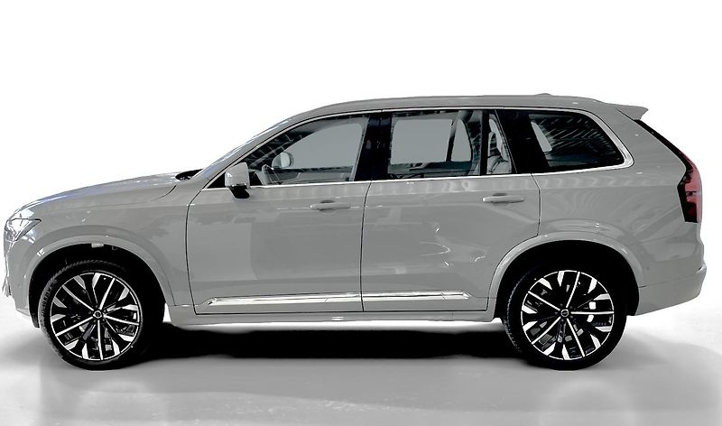 Volvo XC90 (2026) B5 AWD CORE + 4 ROKY ZÁRUKA - fotka 2 z 12
