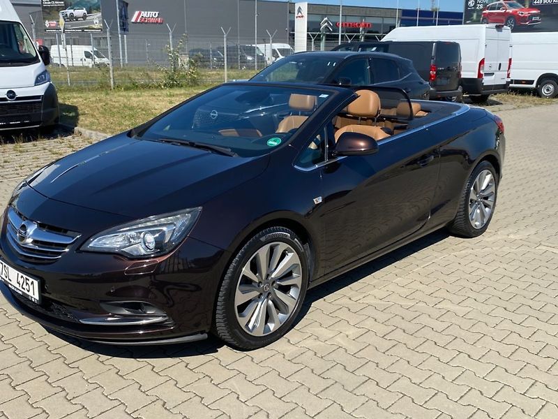 Opel Cascada (2015) 1,4TURBO(103kW)6-st.man Cosmo - fotka 27 z 36