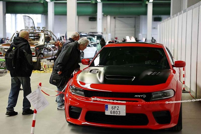 Z autosalonu v Lysé v pátek 1. listopadu 2024.