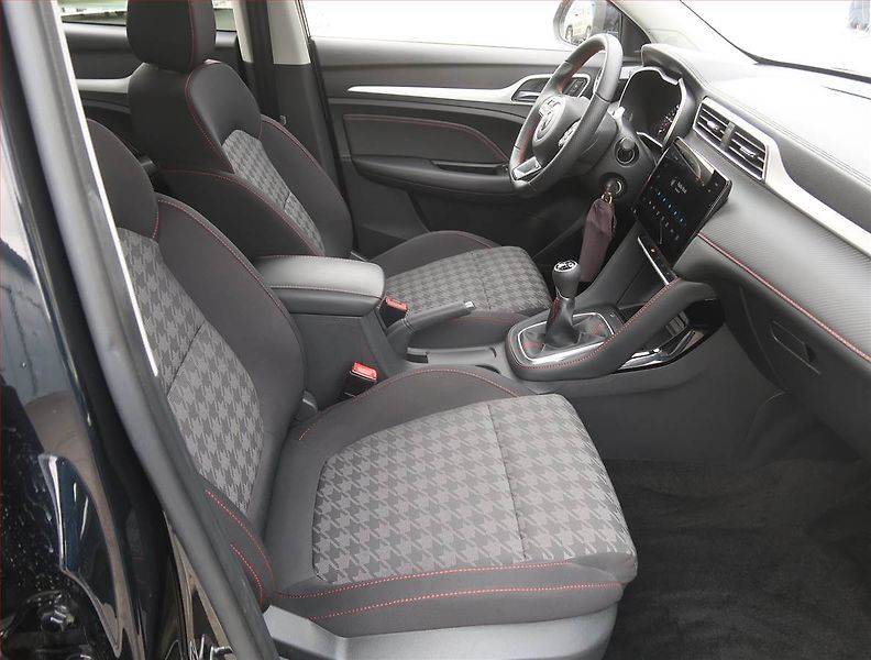 MG ZS (2025) 1.5, Serv.kniha, Navi - fotka 9 z 18