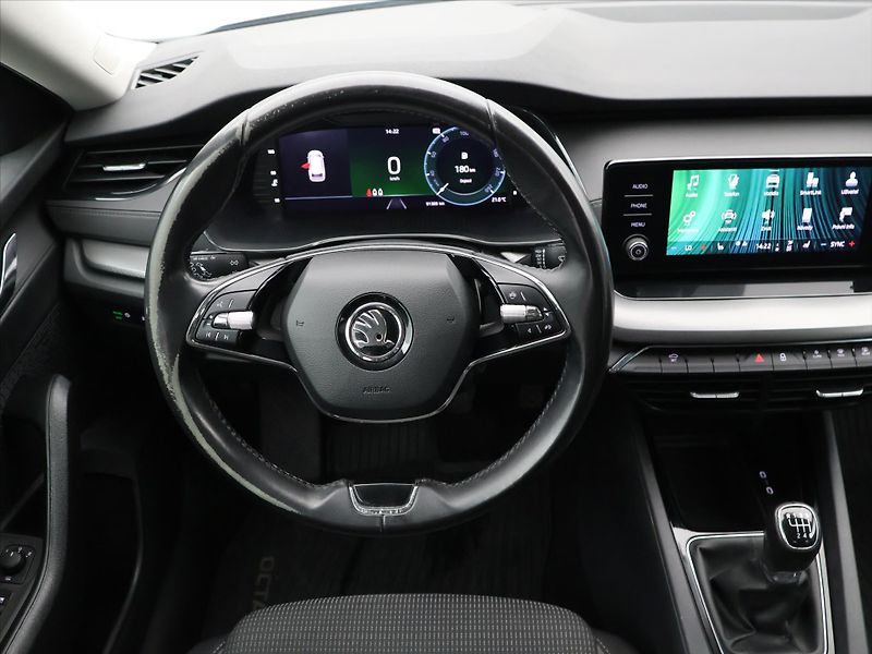 Škoda Octavia 2,0 TDI 85kW Ambition CZ DPH - fotka 18 z 32