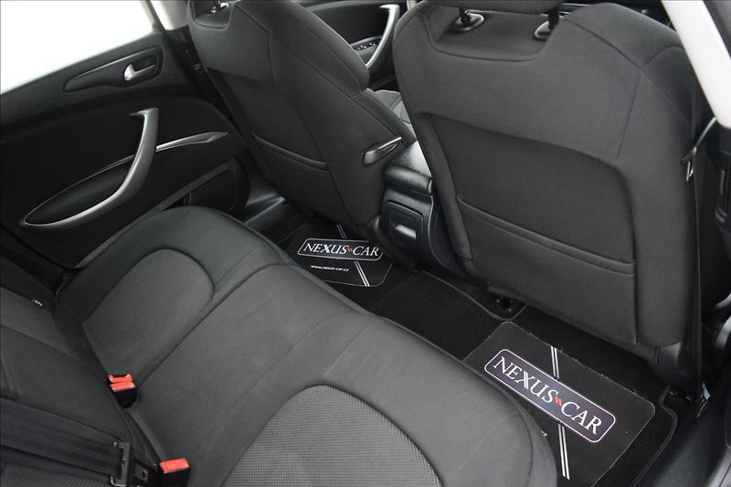 Citroën C5 2,0 HDi 103KW PO ROZVODECH - fotka 19 z 50