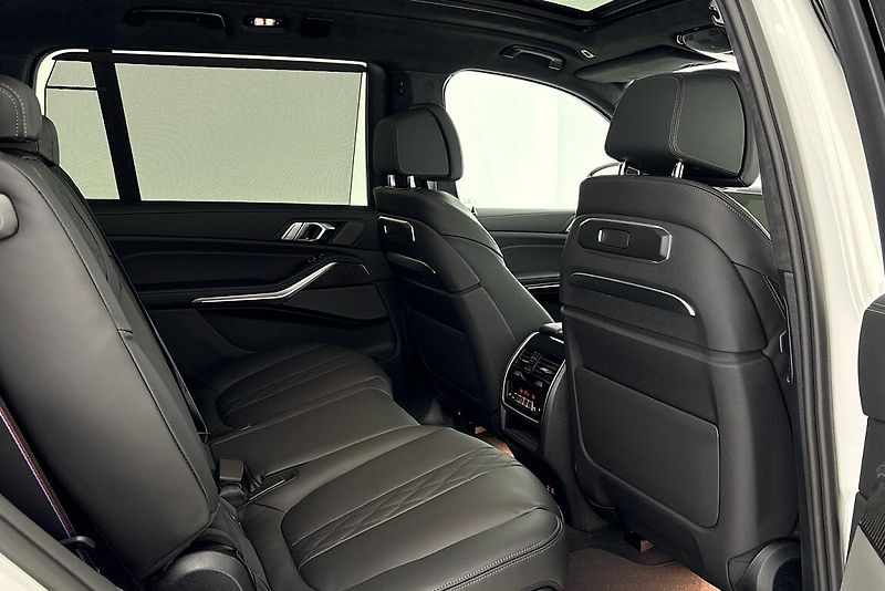 BMW X7 xDrive40d - fotka 15 z 29