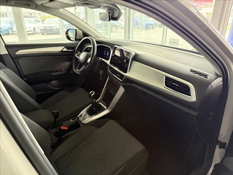 Volkswagen T-Roc 1,0   TSI 85kW,1.MAJ,SERVISKA - fotka 8 z 23