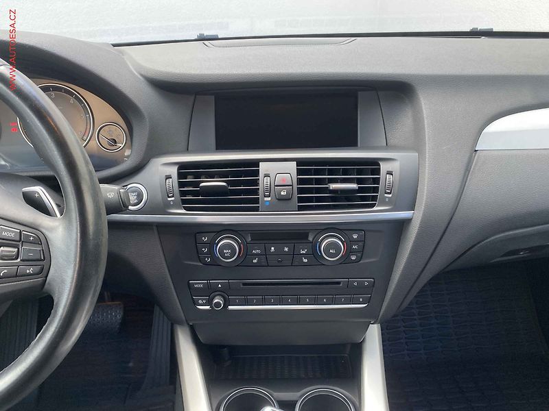 BMW X3 (2013) 3.0D xD, servis.kniha, AT - fotka 12 z 19
