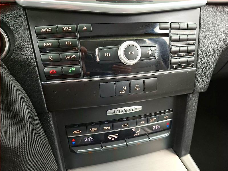 Mercedes-Benz Třídy E (2010) Avantgarde E 220 CDI, Navi - fotka 15 z 19