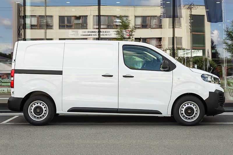 Peugeot Expert (2026) 2,2 BlueHDi 150 S&S MAN6 L3 - fotka 4 z 11