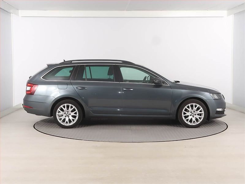 Škoda Octavia (2019) 1.6 TDI, Automat, Kůže, Navi - fotka 6 z 16