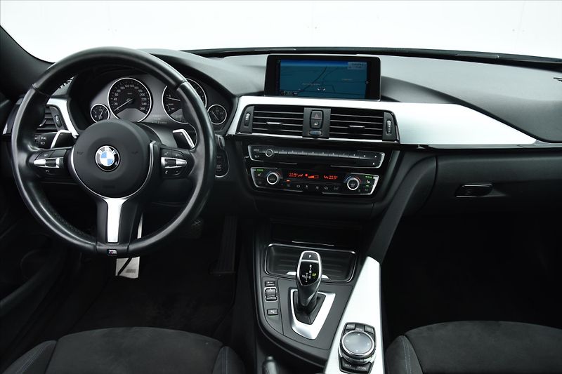 BMW Řada 4 428i xDrive 180kW M PAKET ČR - fotka 13 z 27