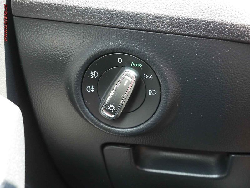 Škoda Superb (2015) 1.6TDi, ČR, Style, DSG, kůže - fotka 21 z 21