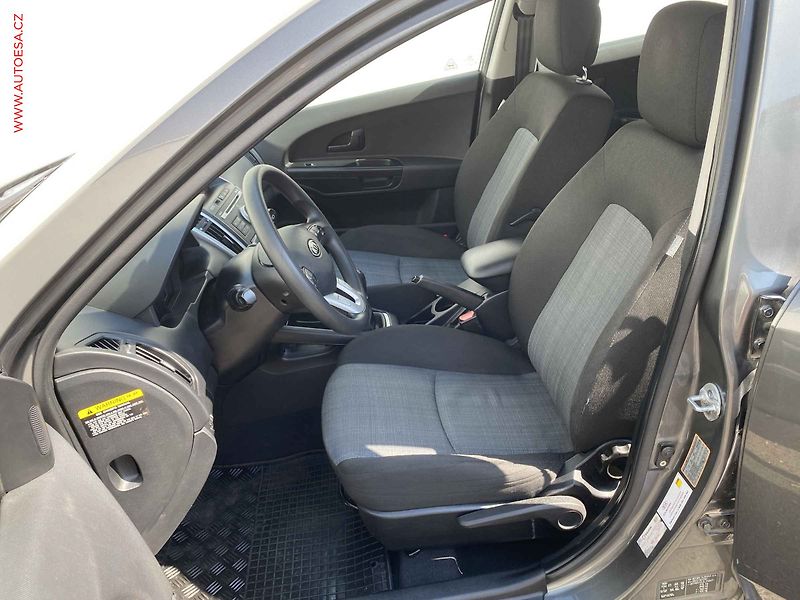 Kia Ceed (2011) 1.4i, ČR, AC, temp. - fotka 9 z 16